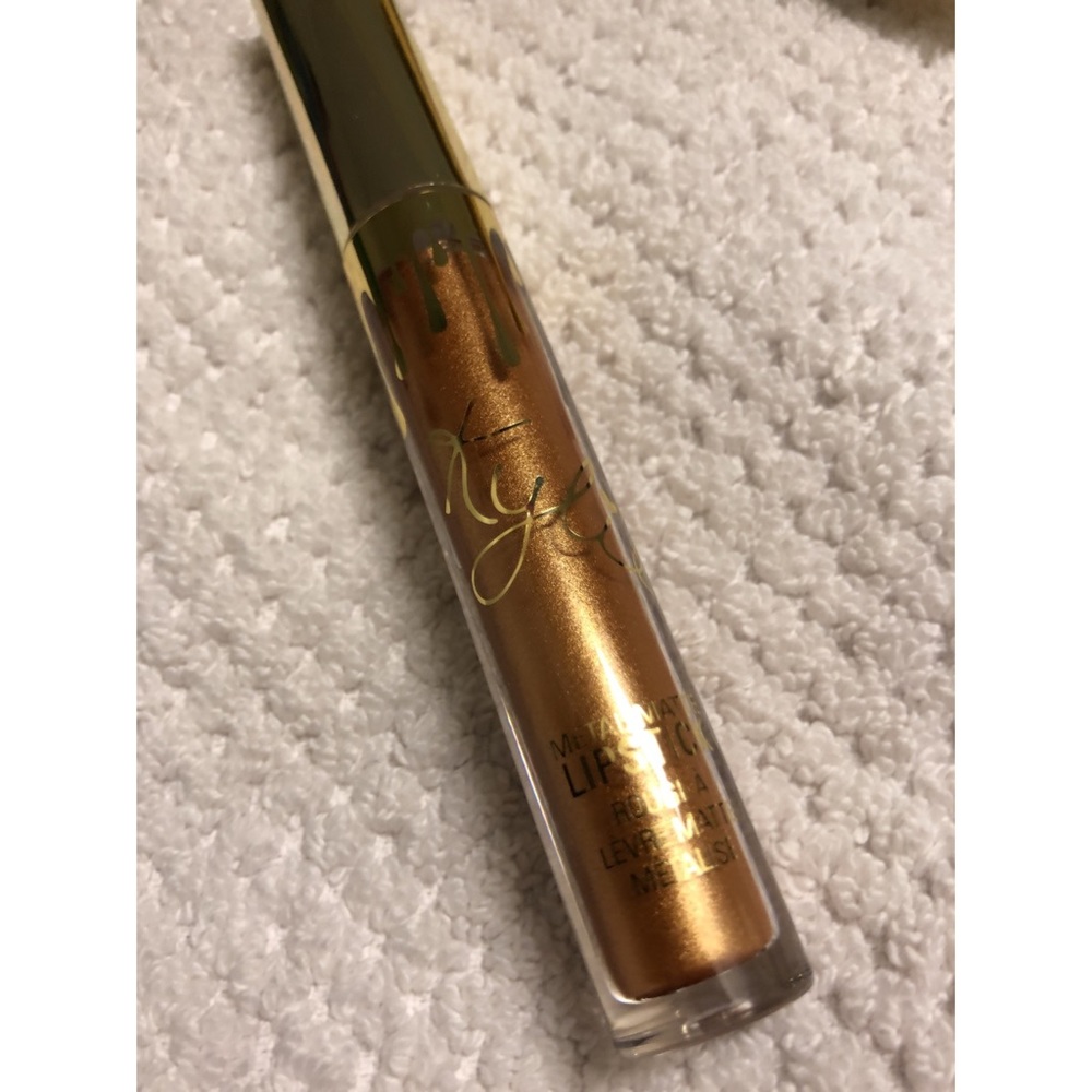 Kylie's Poppin' Lip Gloss - Birthday Collection. - Picture 2 of 3
